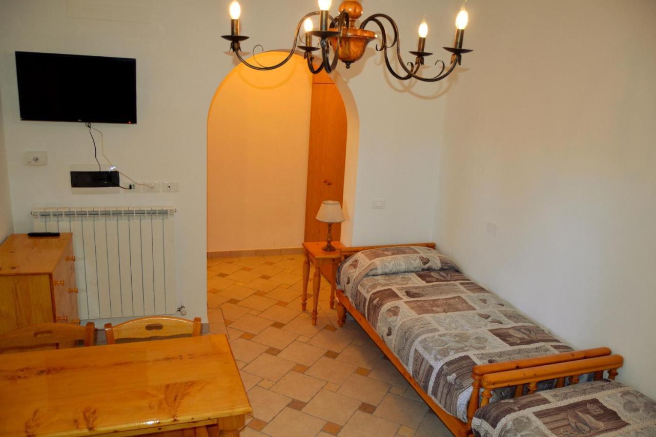 Agriturismo Poggio Al Pino Montelupo Fiorentino Buitenkant foto