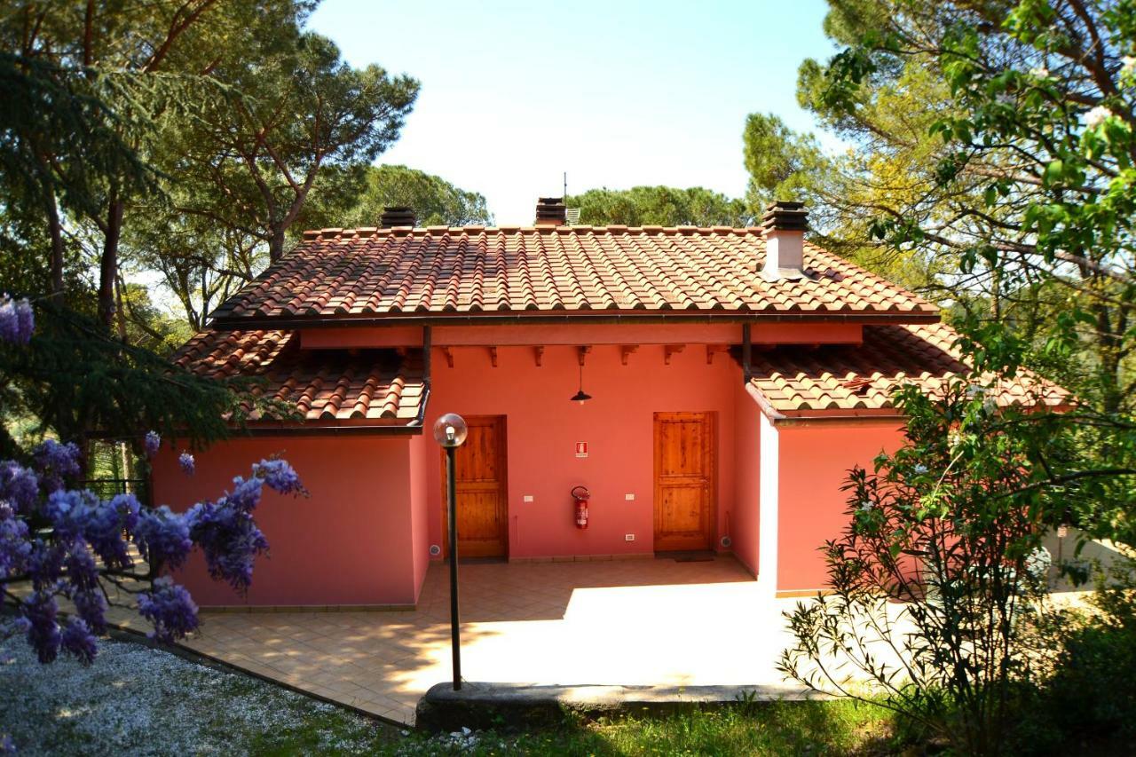 Agriturismo Poggio Al Pino Montelupo Fiorentino Buitenkant foto