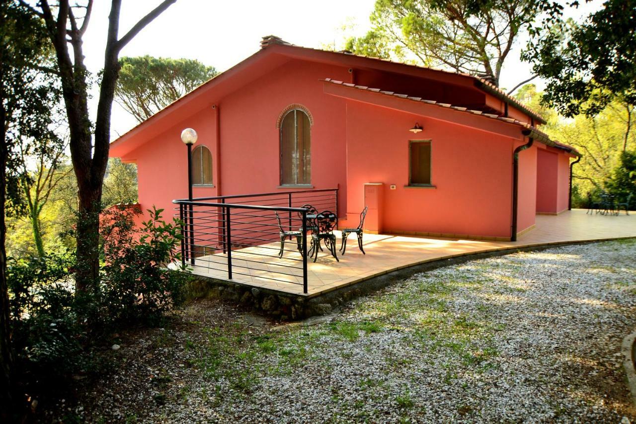 Agriturismo Poggio Al Pino Montelupo Fiorentino Buitenkant foto
